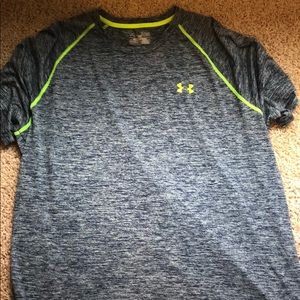 Men’s t-shirt by under armour.